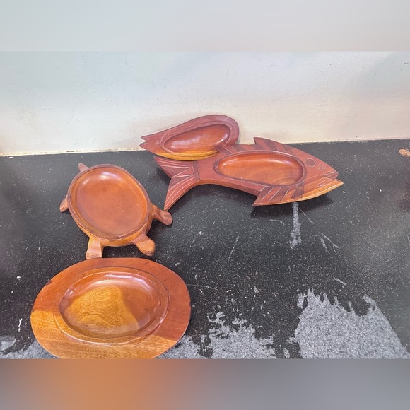 Two Vintage Hand Carved Wooden Serving Tray Bowl w/Lid - Picture 4 of 6